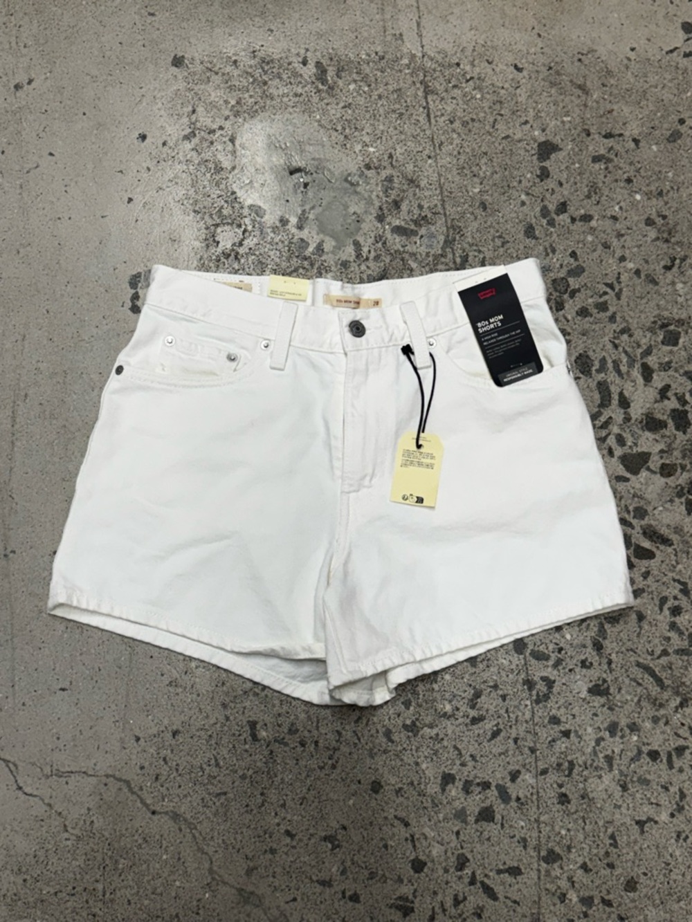 Levi's 80’s Mom White High-Rise 100% Cotton Denim Shorts - Size 28